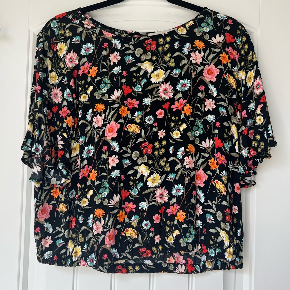Loft size M floral bell sleeve top with elastic waist